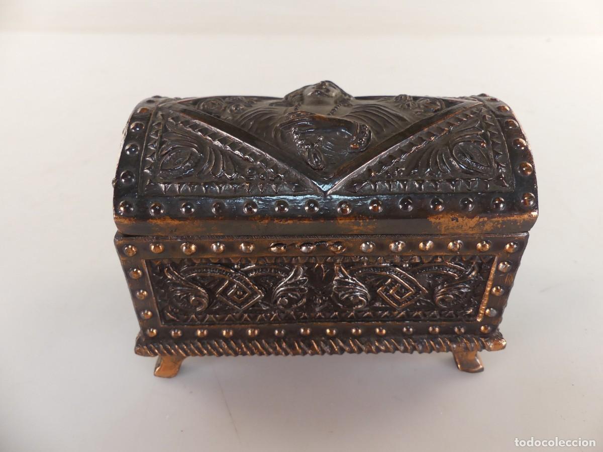 Oggetti Antichi: PRECIOSA CAJA COFRE FORRADA POR DENTRO