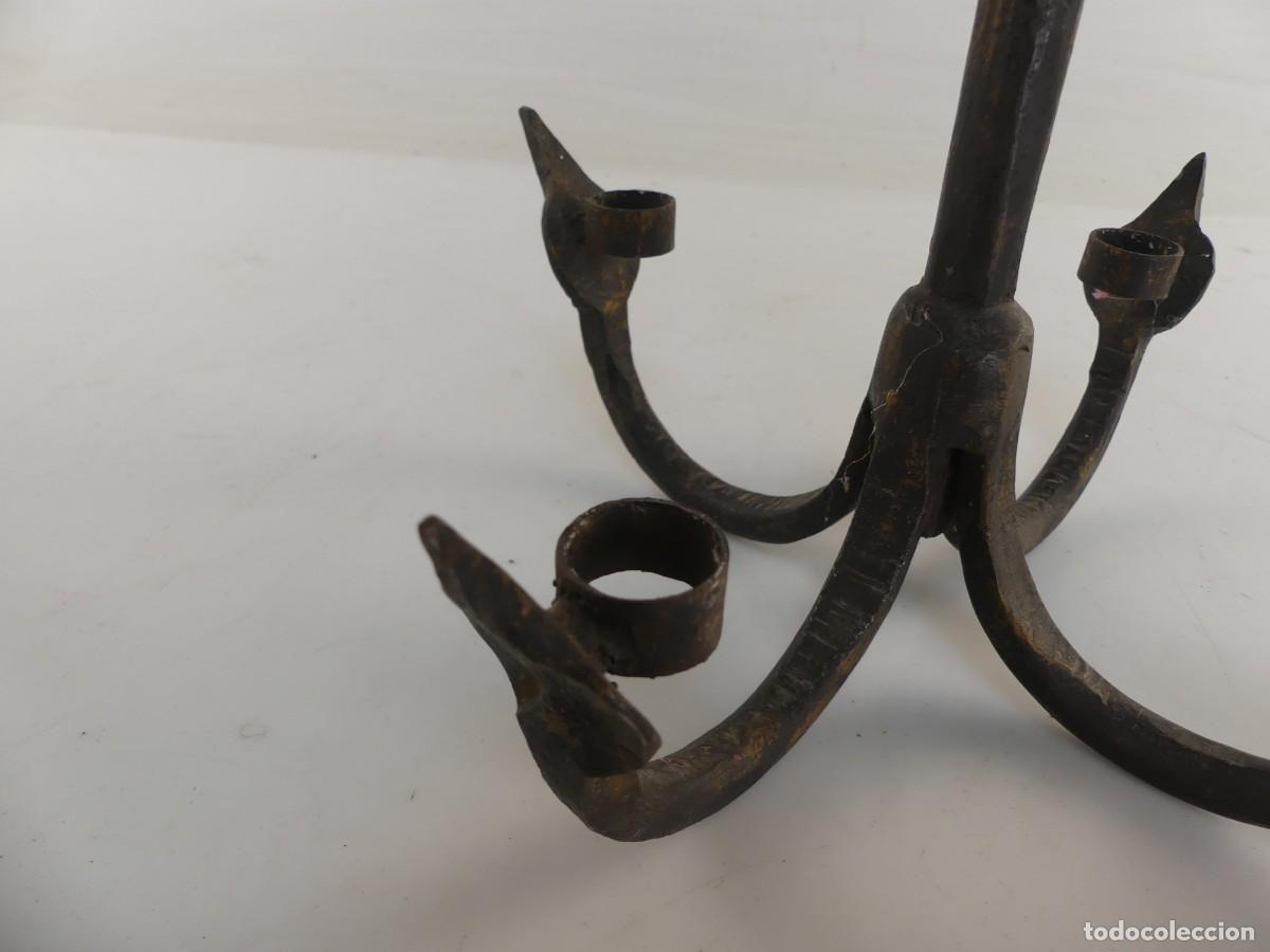 Antig&uuml;edades: PORTAVELAS FORMA DE ANCLA DE HIERRO - Foto 6