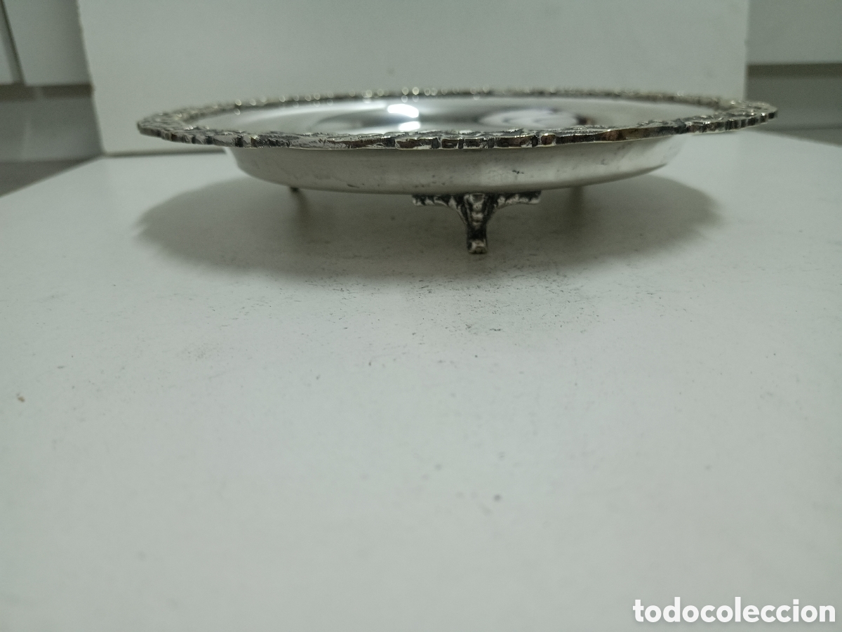 Antig&uuml;edades: BANDEJA REDONDA PLATEADA GRABADA - 24cm - Foto 3