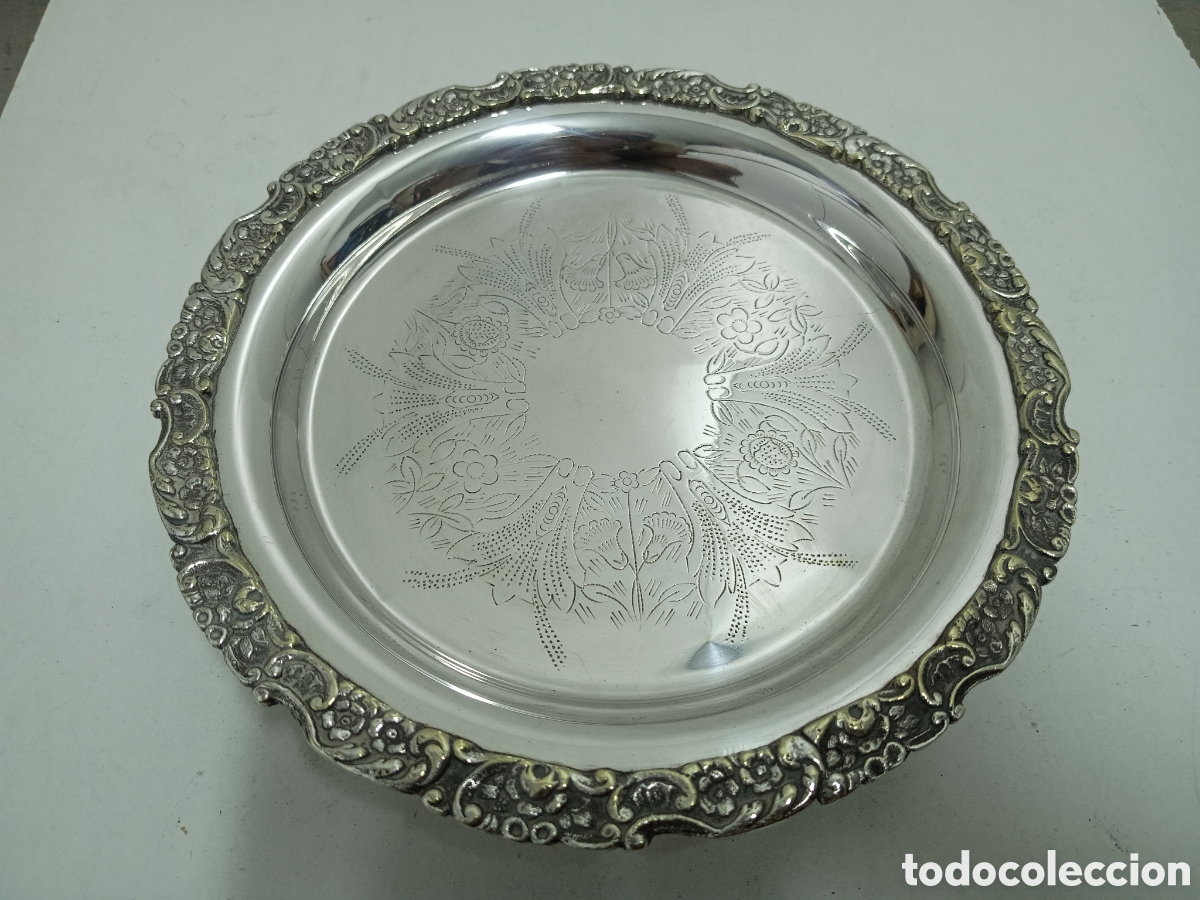 Antig&uuml;edades: BANDEJA REDONDA PLATEADA GRABADA - 24cm - Foto 1