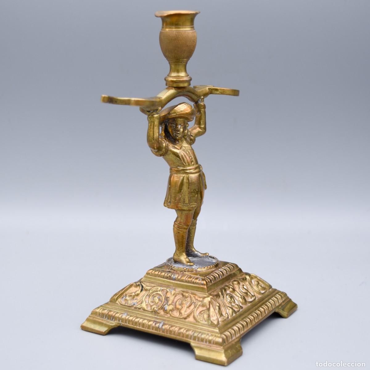 Antig&uuml;edades: Candelero con portasellos - Paje - Bronce - Foto 4