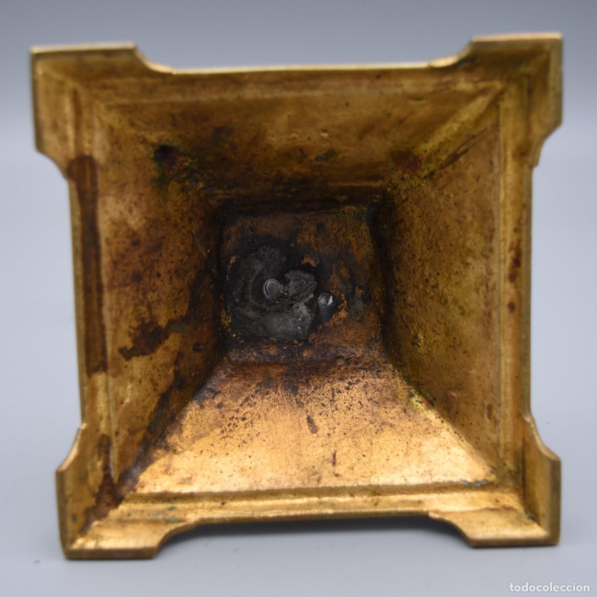 Antig&uuml;edades: Candelero con portasellos - Paje - Bronce - Foto 6