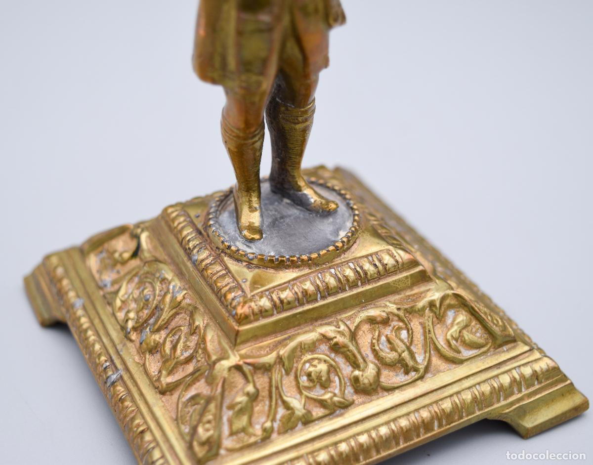 Antig&uuml;edades: Candelero con portasellos - Paje - Bronce - Foto 7