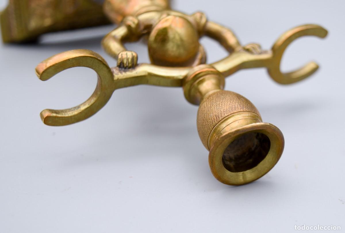 Antig&uuml;edades: Candelero con portasellos - Paje - Bronce - Foto 8