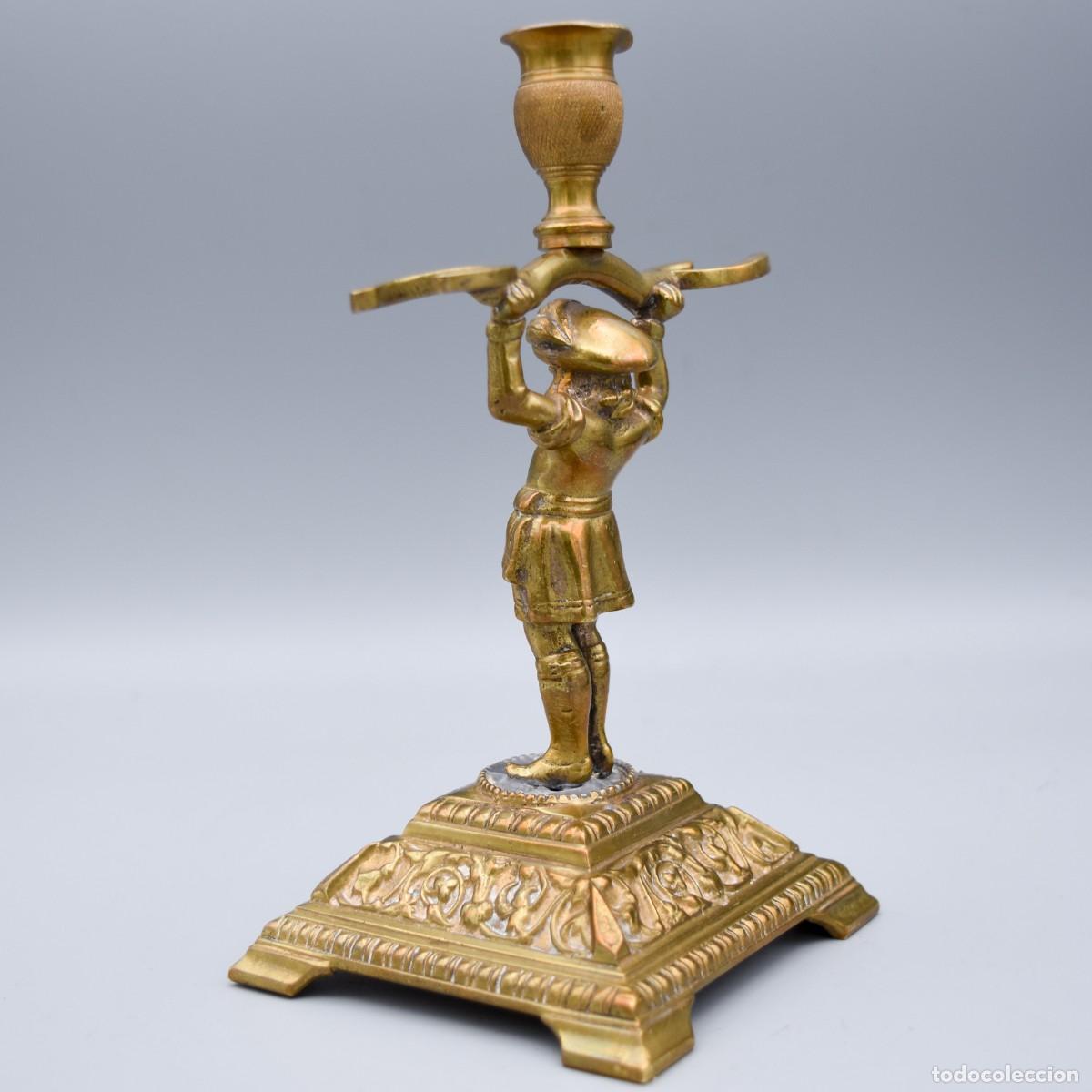 Antig&uuml;edades: Candelero con portasellos - Paje - Bronce - Foto 9