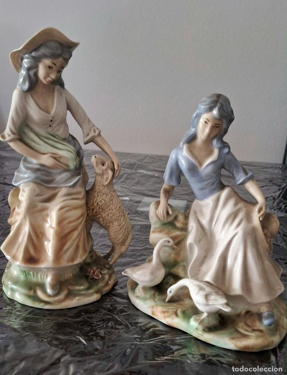 Antig&uuml;edades: Figuras antiguas de porcelana espa&ntilde;ola &ndash; Mujer con oveja &ndash; Mujer con ocas-Pintada a mano