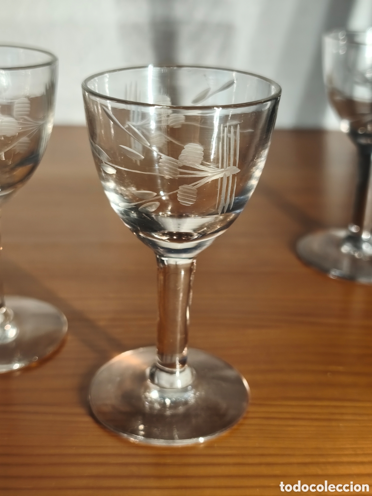 Antiquit&eacute;s: 4 copas peque&ntilde;as de vino