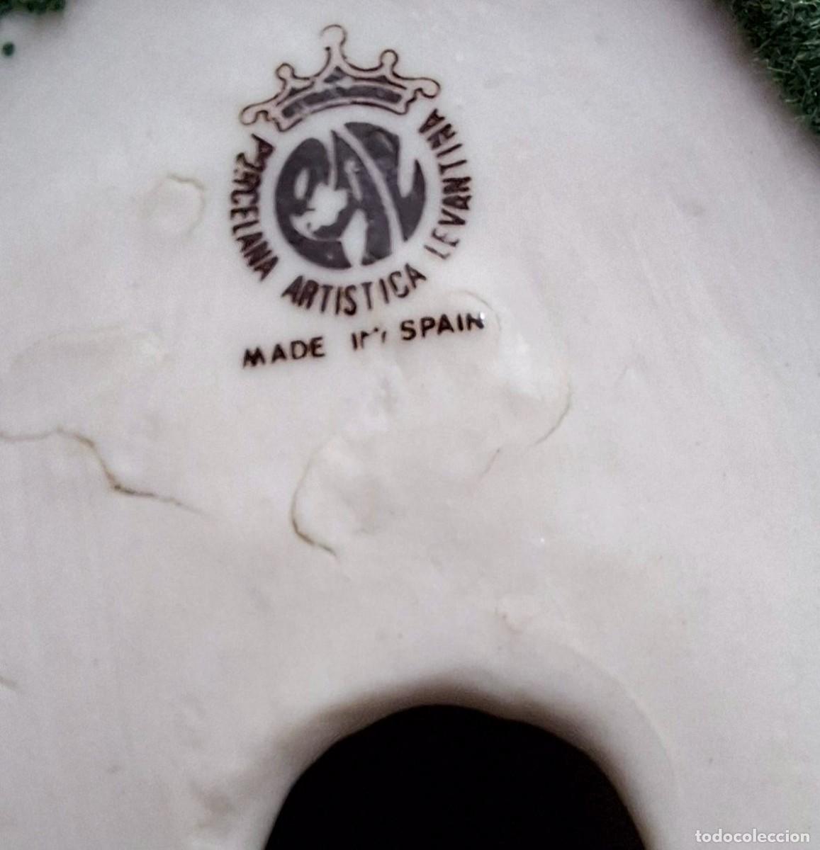 Antig&uuml;edades: Mujer con cesta de porcelana - Foto 2