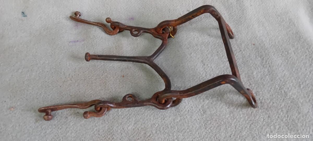 Antig&uuml;edades: Bocado de hierro para caballo. - Foto 2