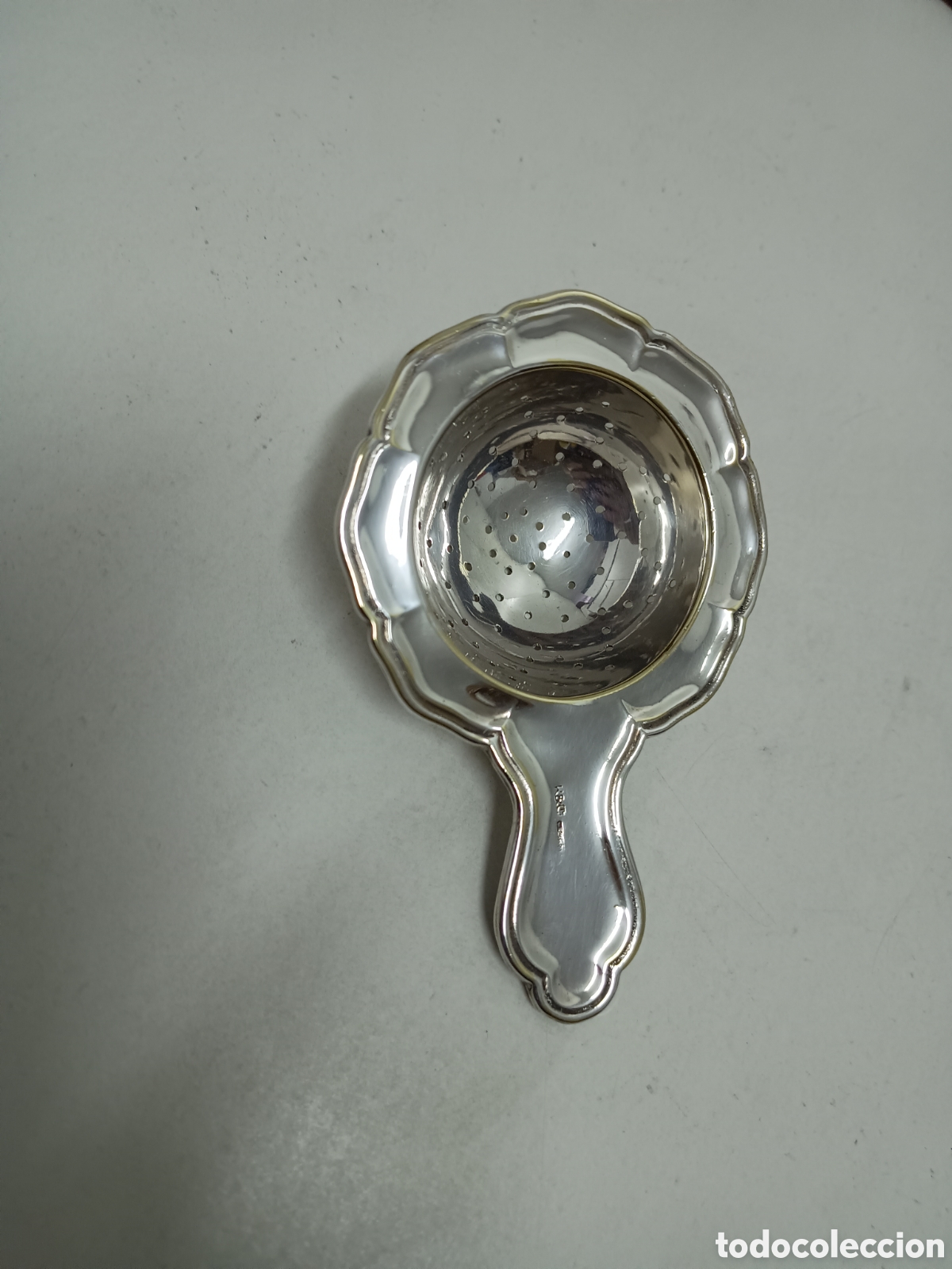 Antig&uuml;edades: COLADOR DE T&Eacute; PLATEADO - K&C