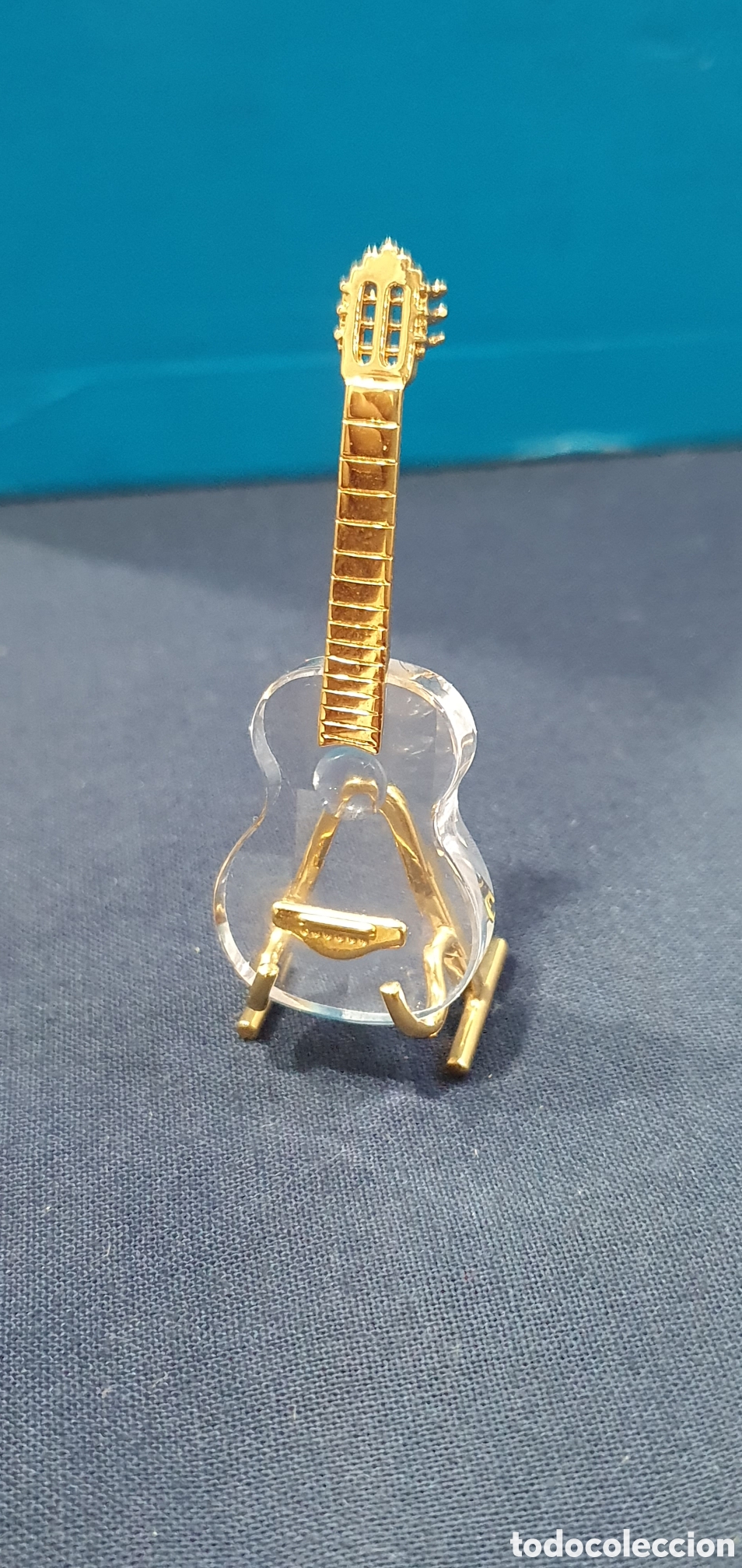 Antiguidades: SALIDA 0.01&euro;. Guitarra en cristal de Swarovski. (L133)