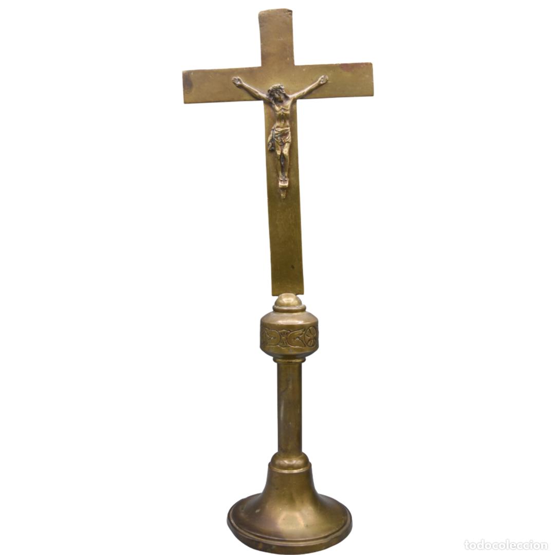 Antiguidades: Crucifijo de sobremesa de bronce - 45 cm