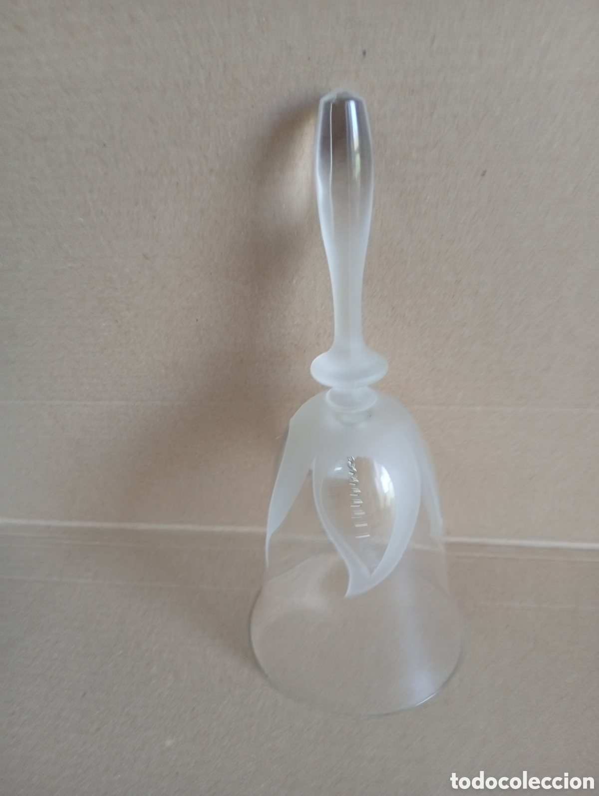 Antig&uuml;edades: Campanilla de cristal tallado