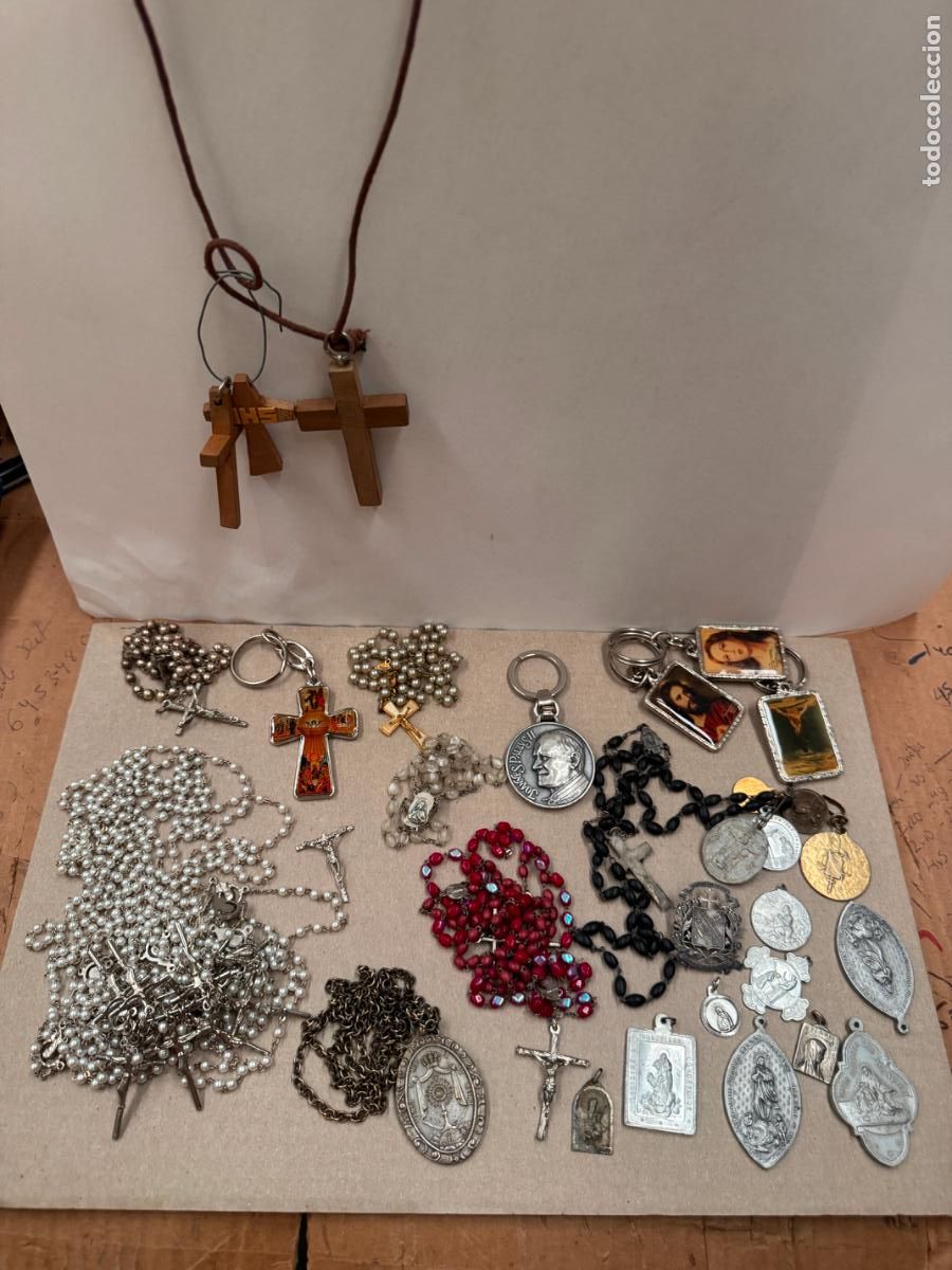 Antig&uuml;edades: LOTE DE MEDALLAS RELIGIOSAS