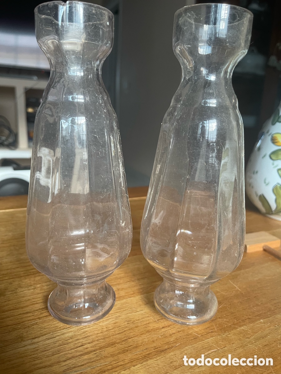 Antiquit&auml;ten: Pareja tulipas de cristal para quinqu&eacute; l&aacute;mpara aceite