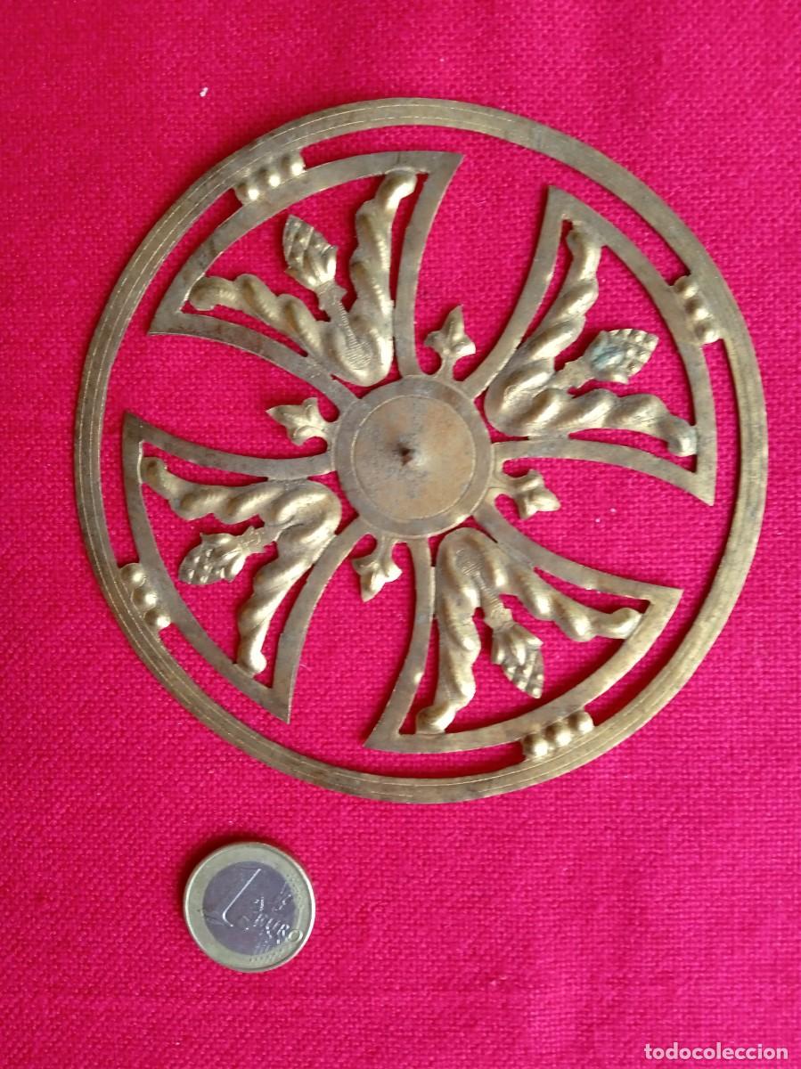 Antig&uuml;edades: Aureola Corona resplendor de metal para figura religiosa