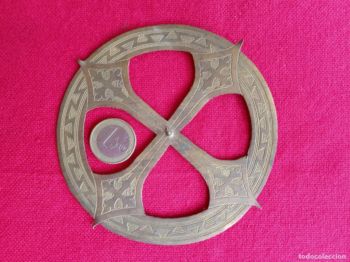 Antig&uuml;edades: Aureola Corona resplendor de metal para figura religiosa