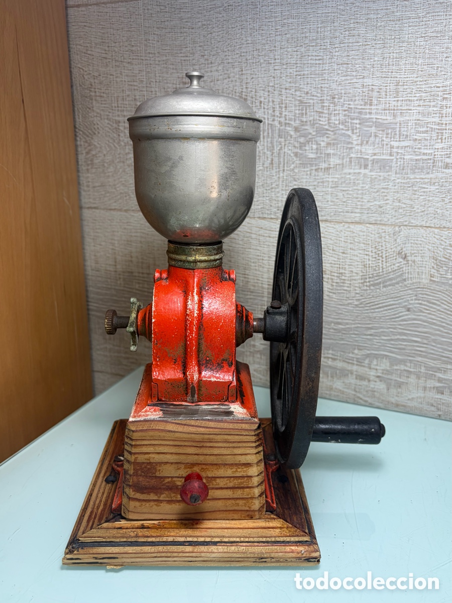 Antig&uuml;edades: Molinillo de cafe manual antiguo. A&ntilde;os 30