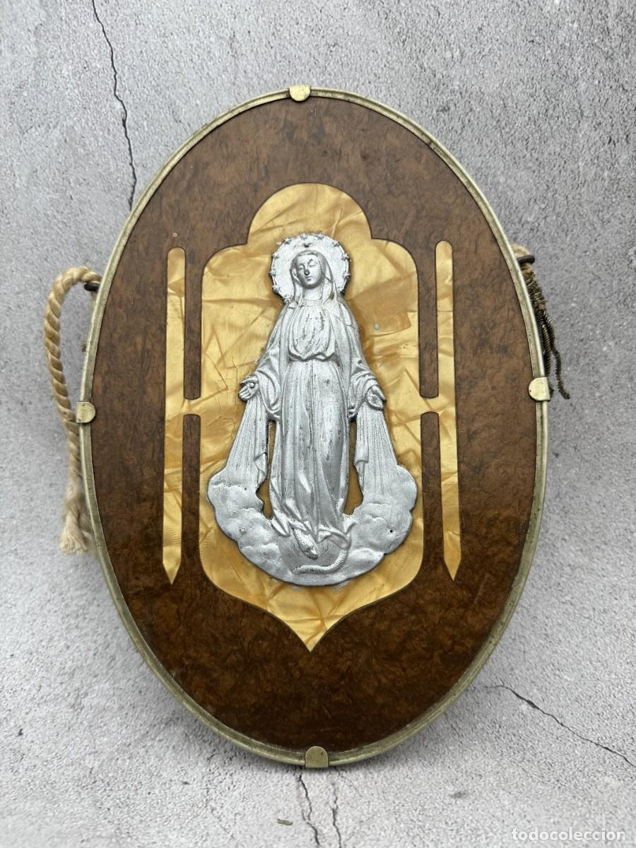 Antig&uuml;edades: Antiguo panel religioso de la Virgen Mar&iacute;a en relieve