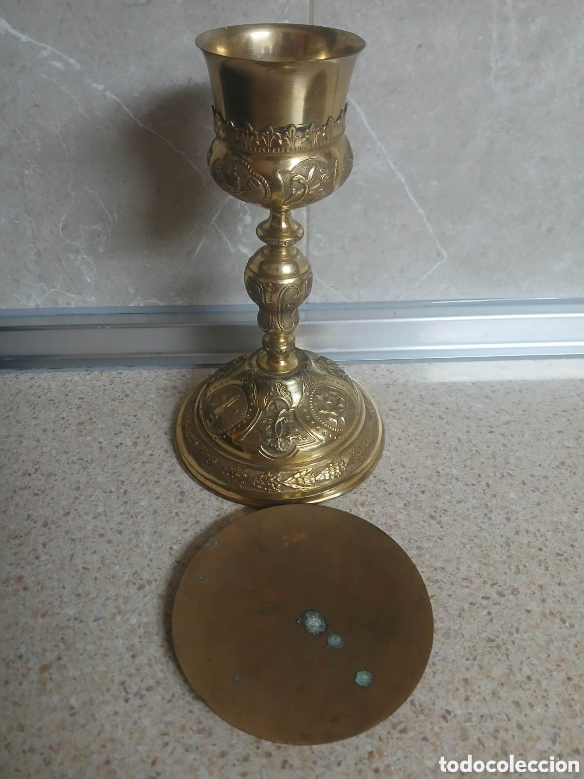 Antig&uuml;edades: ANTIGUO C&Aacute;LIZ PARA LITURGIAS EN METAL DORADO.