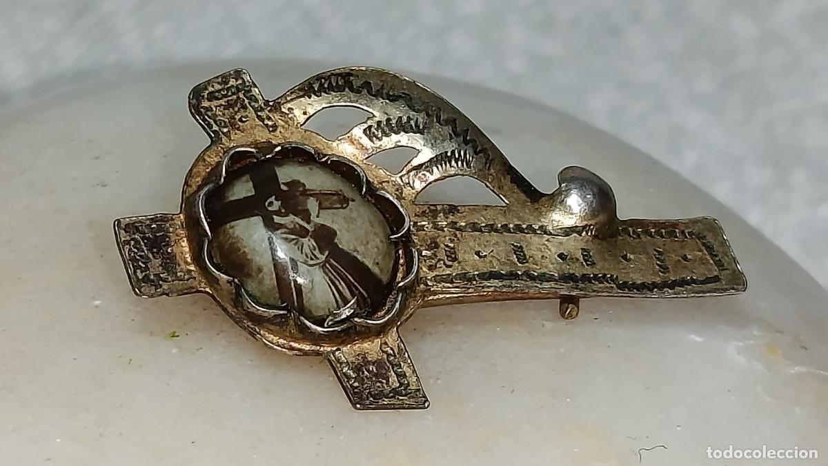Antig&uuml;edades: ANTIGUA INSIGNIA RELIGIOSA BROCHE DEVOCIONAL DE PLATA DORADA CON IMAGEN DE CRISTO A&Ntilde;OS 40