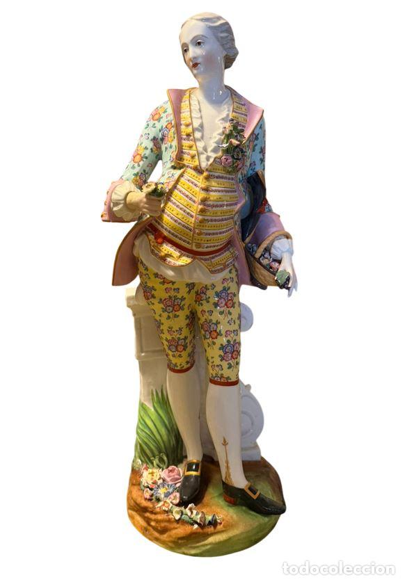 Antig&uuml;edades: CABALLERO ALEM&Aacute;N CON TRAJE DE FLORES. PORCELANA ESMALTADA. MEISSEN. ALEMANIA. CIRCA 1880-1920