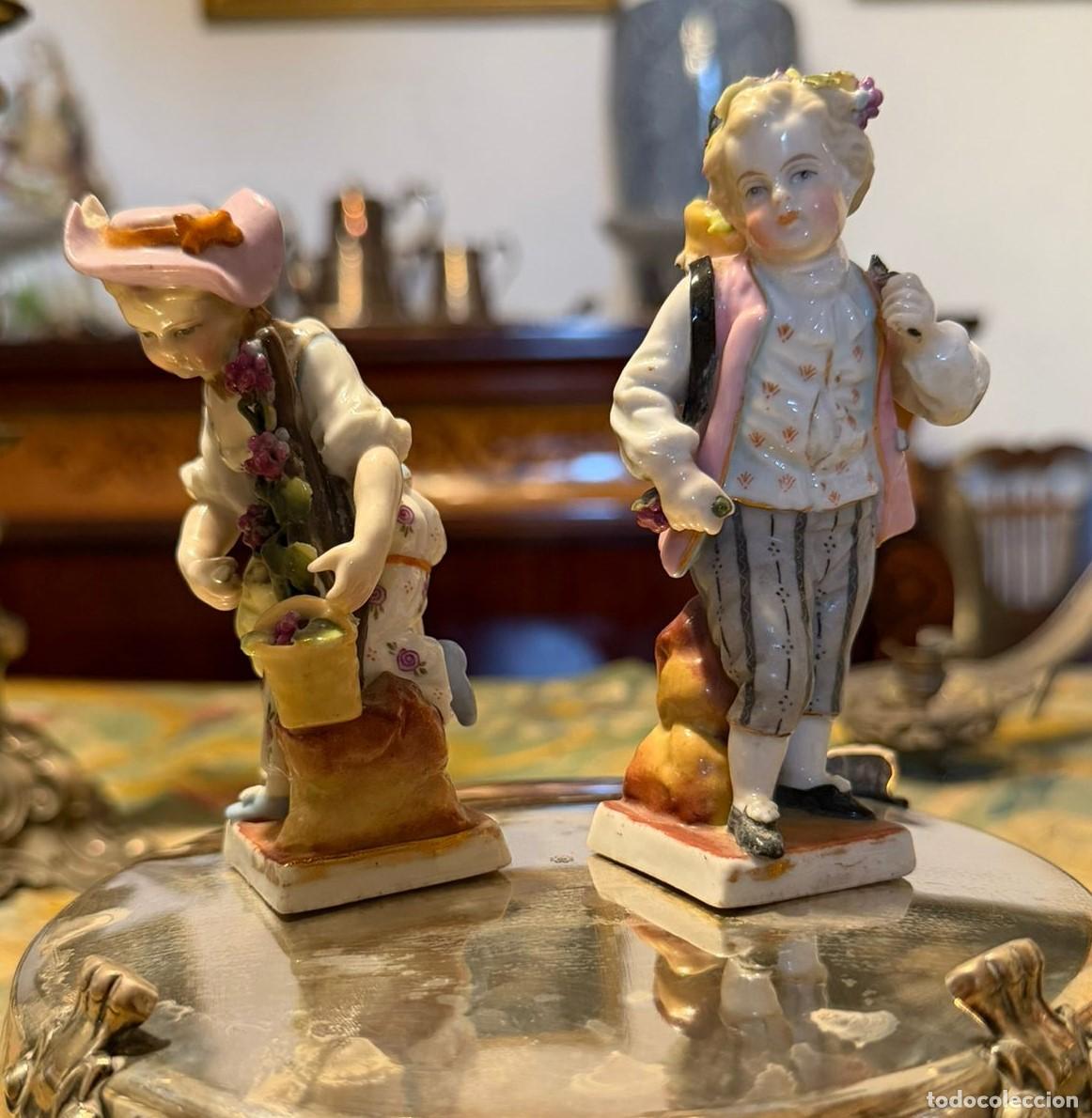 Antig&uuml;edades: PAREJA DE FIGURAS DE NI&Ntilde;OS. PORCELANA ESMALTADA. SITZENDORF (?). ALEMANIA. SIGLO XIX-XX.
