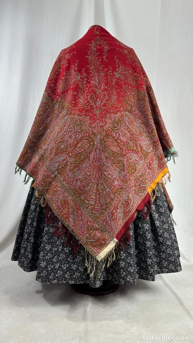Antig&uuml;edades: Antiguo mant&oacute;n alfombrado