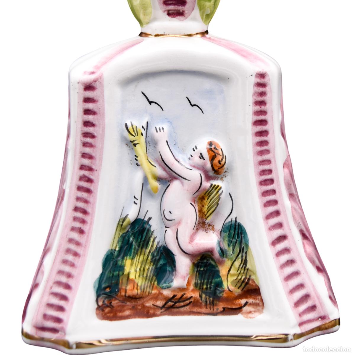 Antiguidades: Campana de porcelana Capodimonte