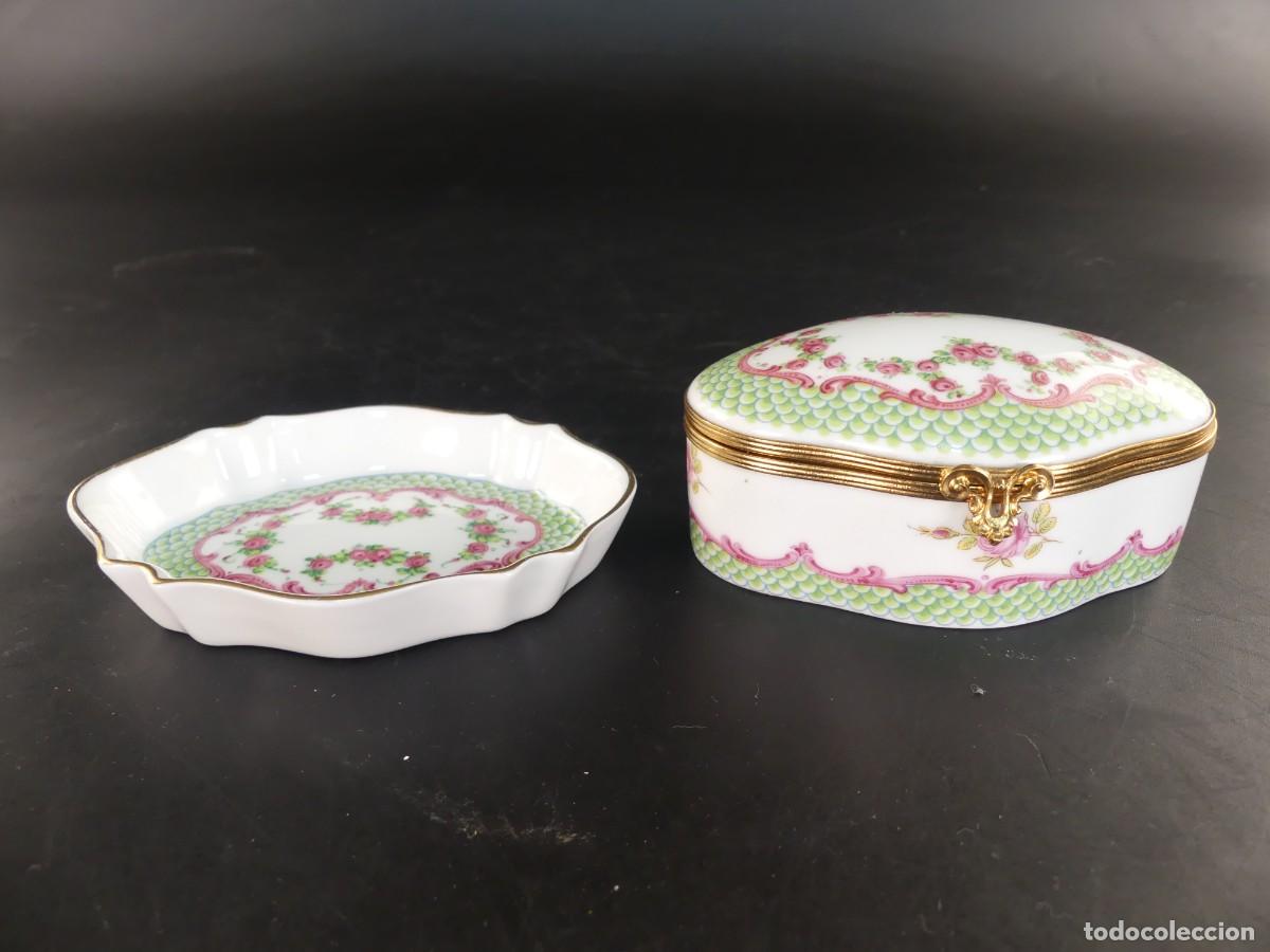 Antiguidades: JUEGO DE CAJA JOYERO Y PLATO PEQUE&Ntilde;O DE PORCELANA