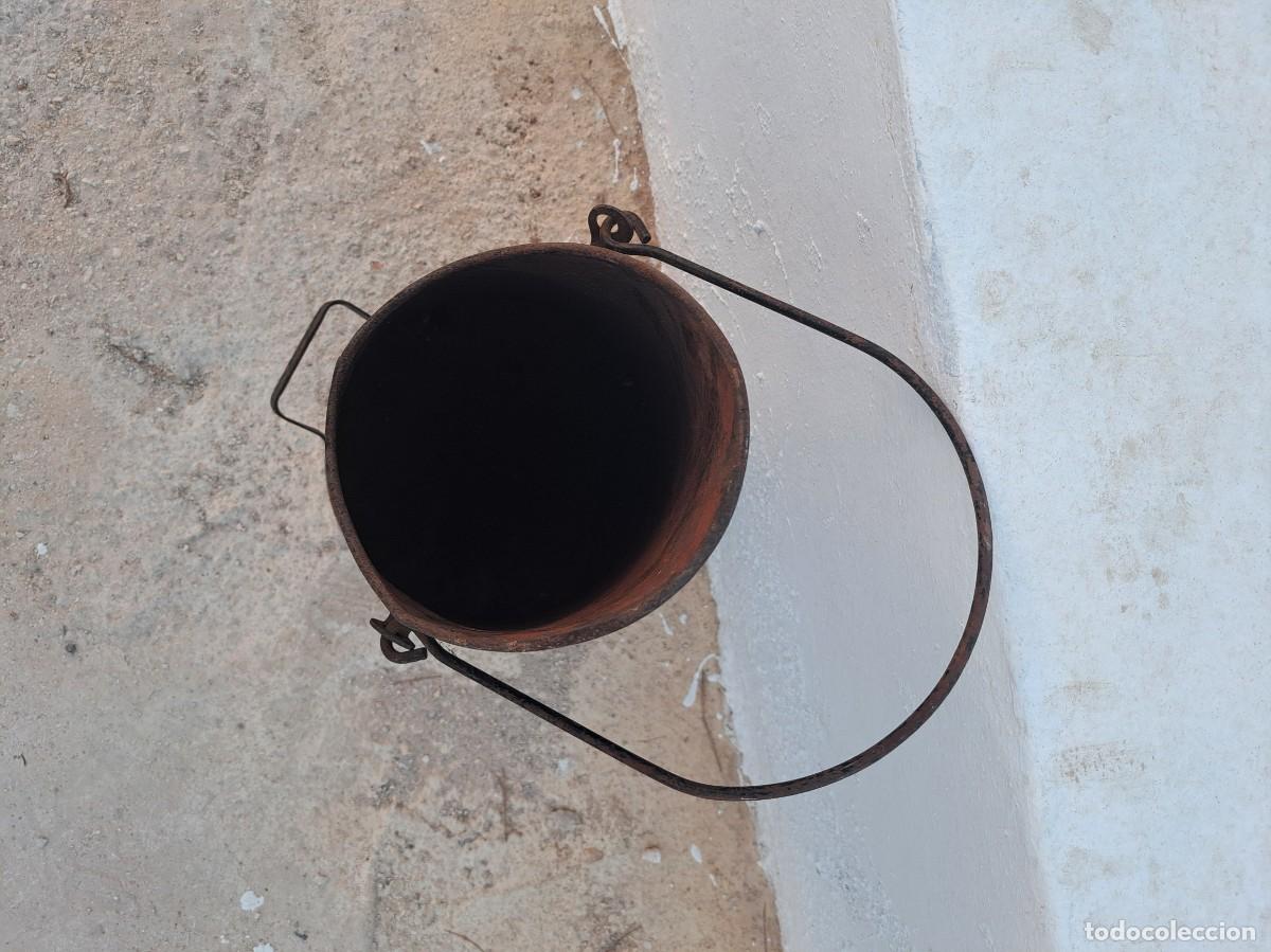Antig&uuml;edades: Antiguo cubo de carb&oacute;n de metal. - Foto 7