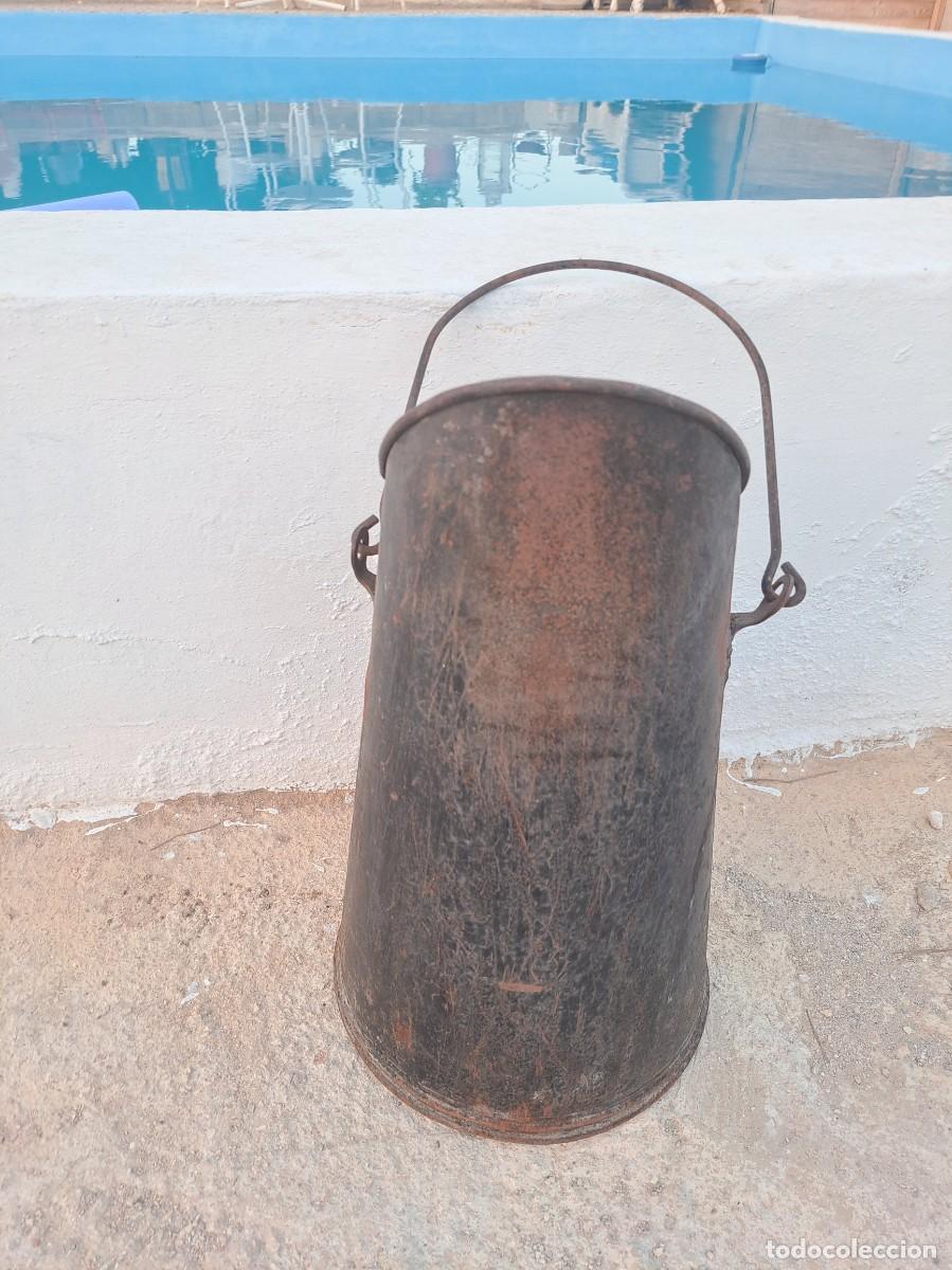 Antig&uuml;edades: Antiguo cubo de carb&oacute;n de metal. - Foto 8
