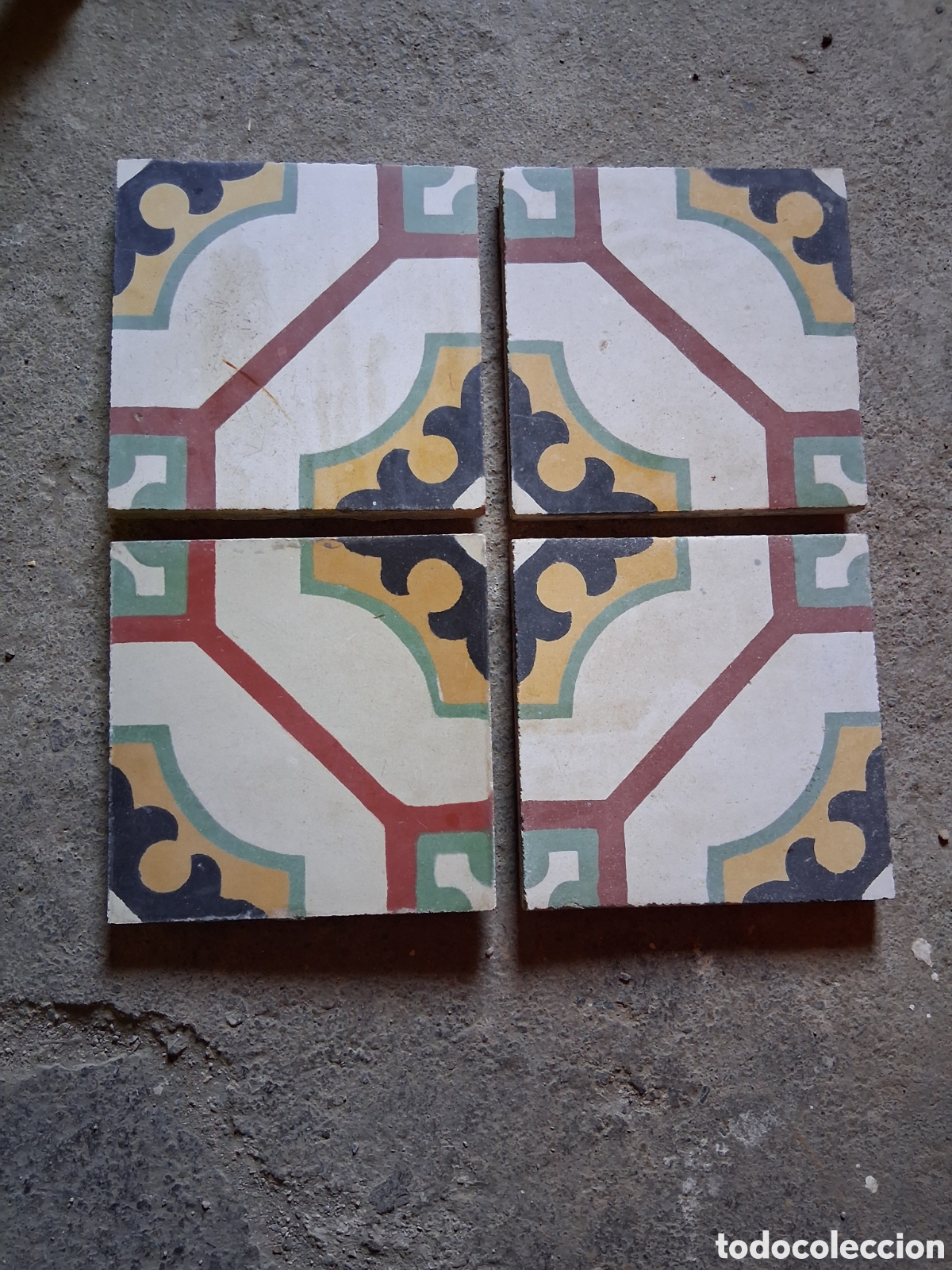 Antig&uuml;edades: 4 Antiguas BALDOSAS HIDR&Aacute;ULICAS BAZA GRANADA losas fabrica MOSAICOS LOPEZ azulejo suelo casa cortijo