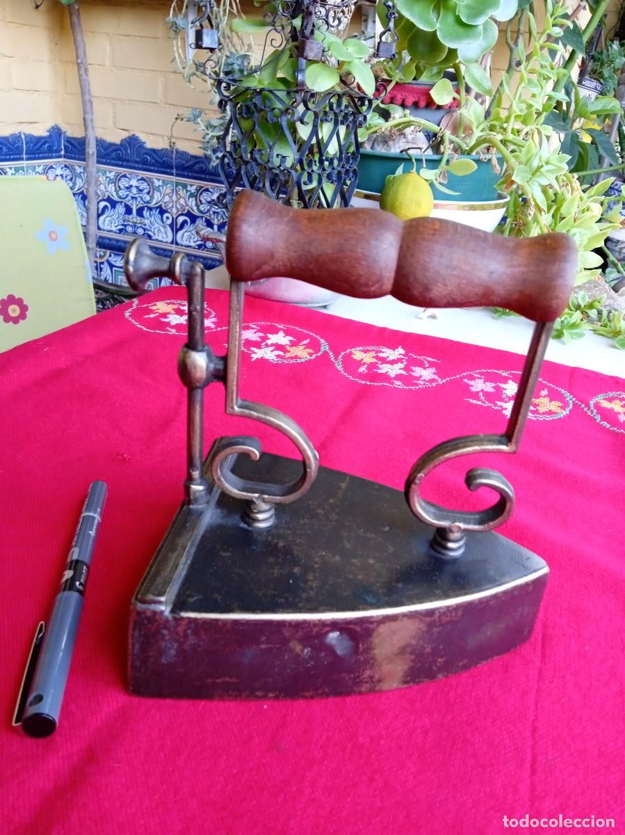 Antig&uuml;edades: Plancha antigua de colecci&oacute;n de hierro