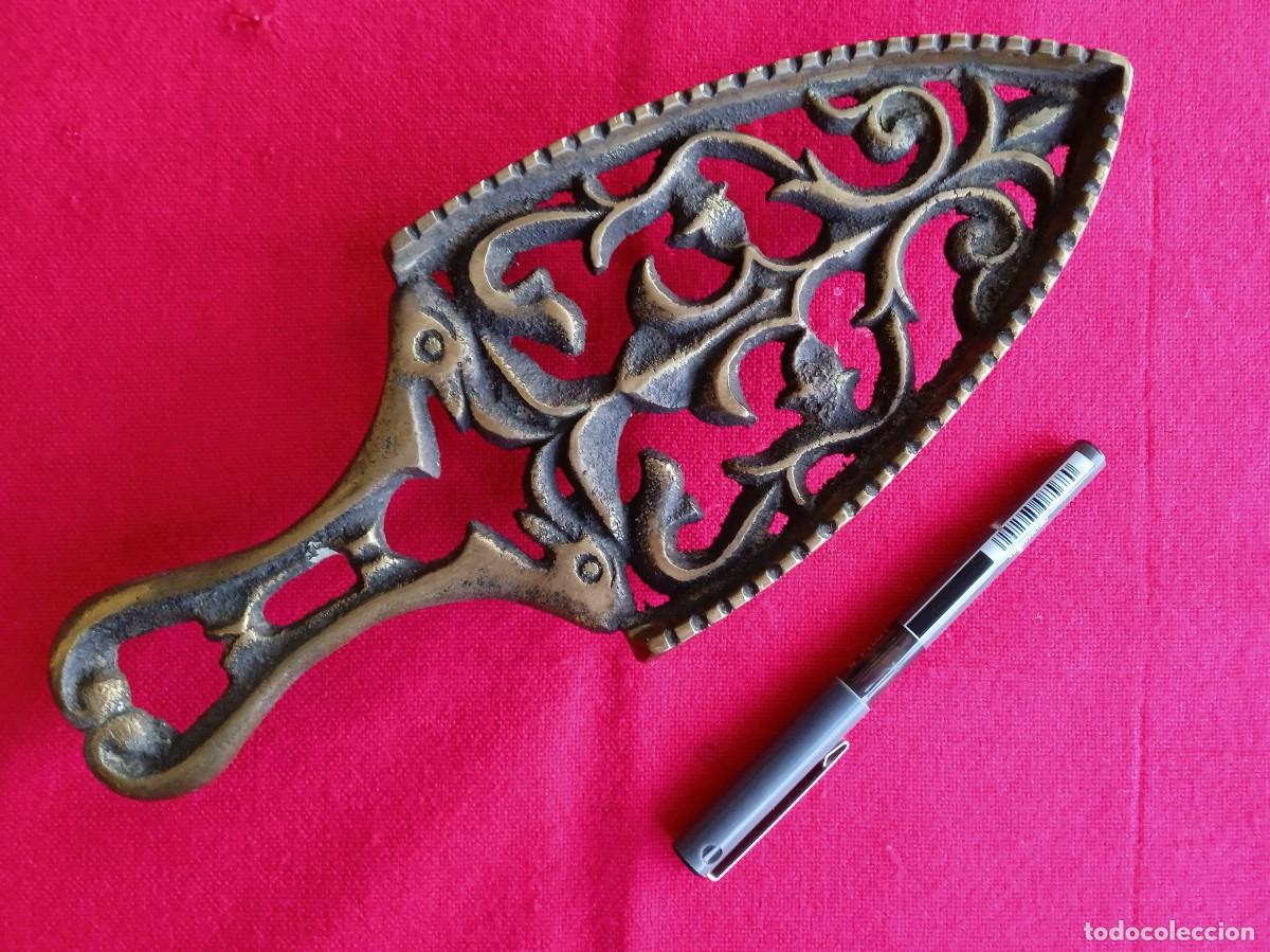 Antig&uuml;edades: Base o soporte de plancha antigua de colecci&oacute;n de hierro