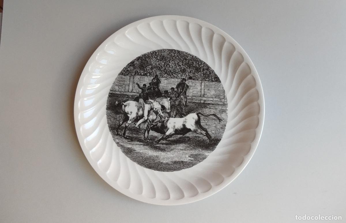 Antig&uuml;edades: Plato de 26,5 cm , de tema taurino - Porzelanit