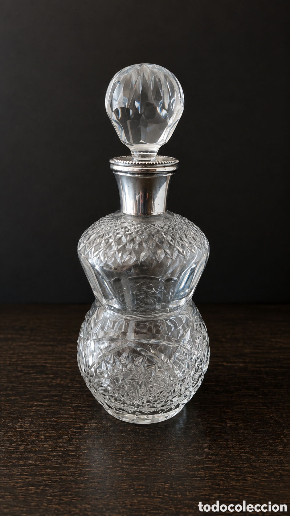 Antig&uuml;edades: Botella antigua de cristal con plata Licorera