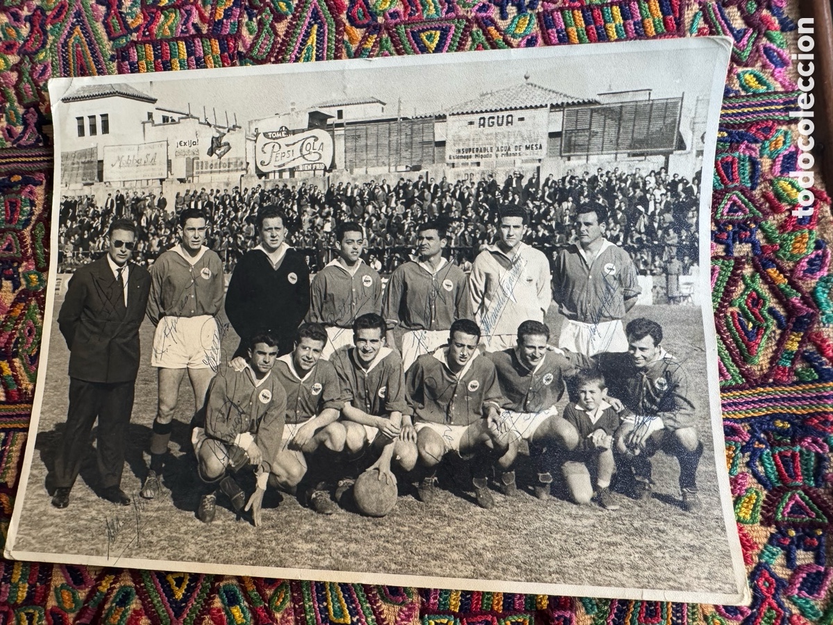 Antig&uuml;edades: Foto firmada Tarragona 1959 F&uacute;tbol equipo Nastic Tercera Divisi&oacute;n