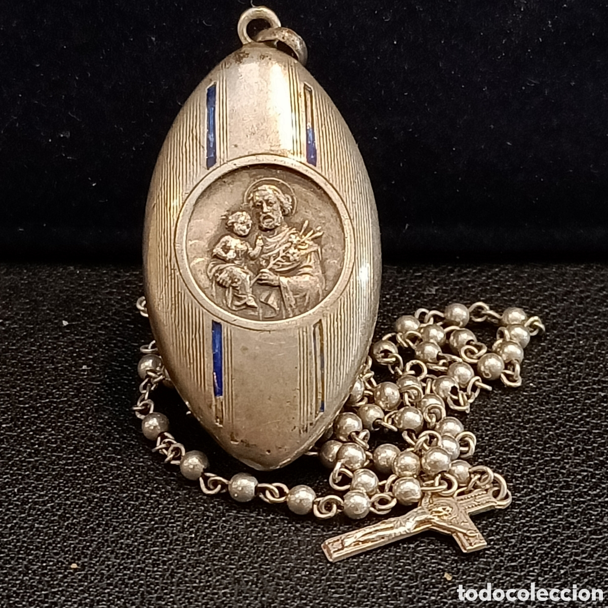 Antig&uuml;edades: Peque&ntilde;o rosario en su caja de plata.