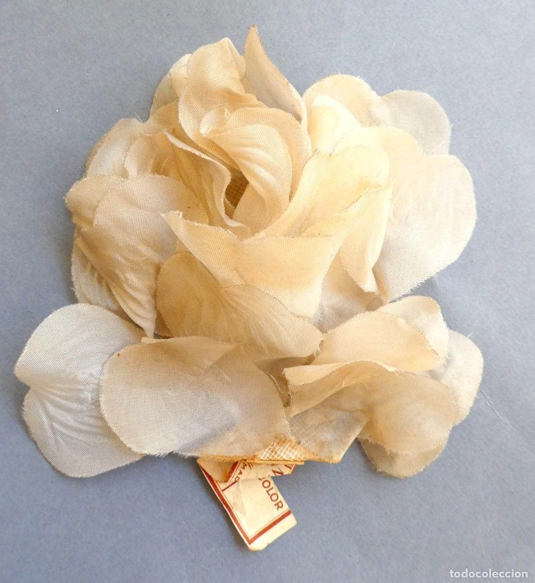 Antig&uuml;edades: ANTIGUA FLOR DE TELA PARA ADORNAR PRENDAS PRIMERA MITAD S.XX