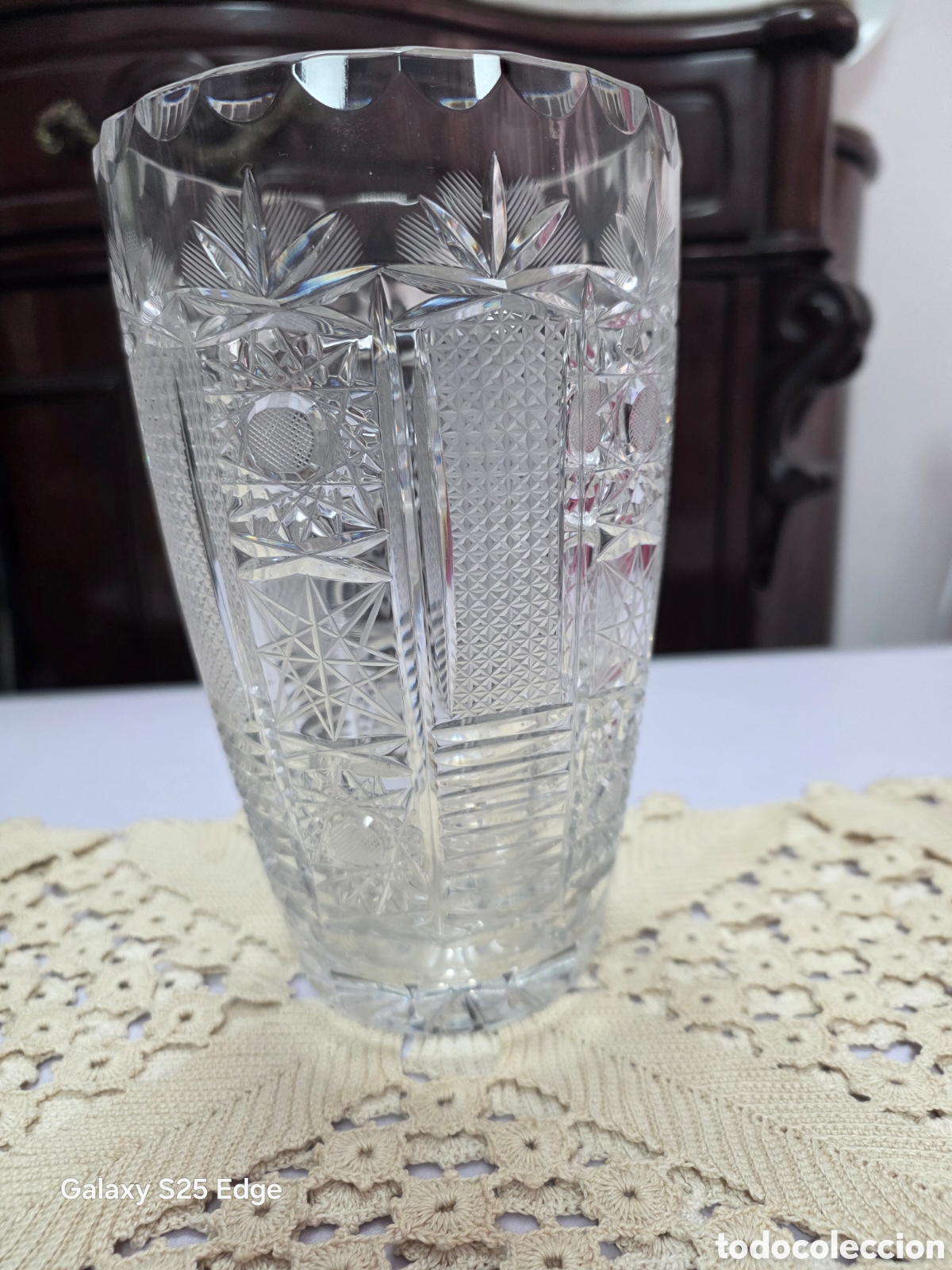 Antig&uuml;edades: Imponente florero de cristal tallado