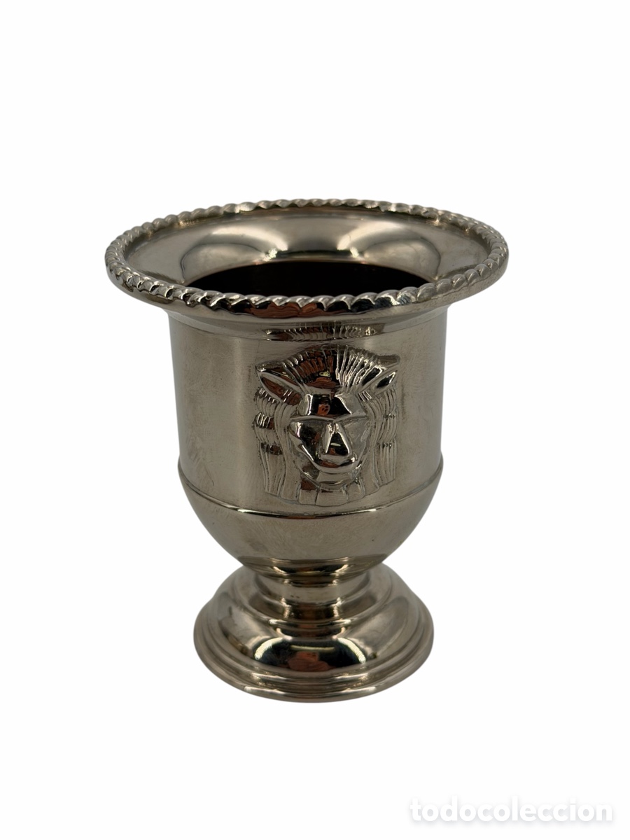 Oggetti Antichi: Antiguo recipiente de Leones Plateado