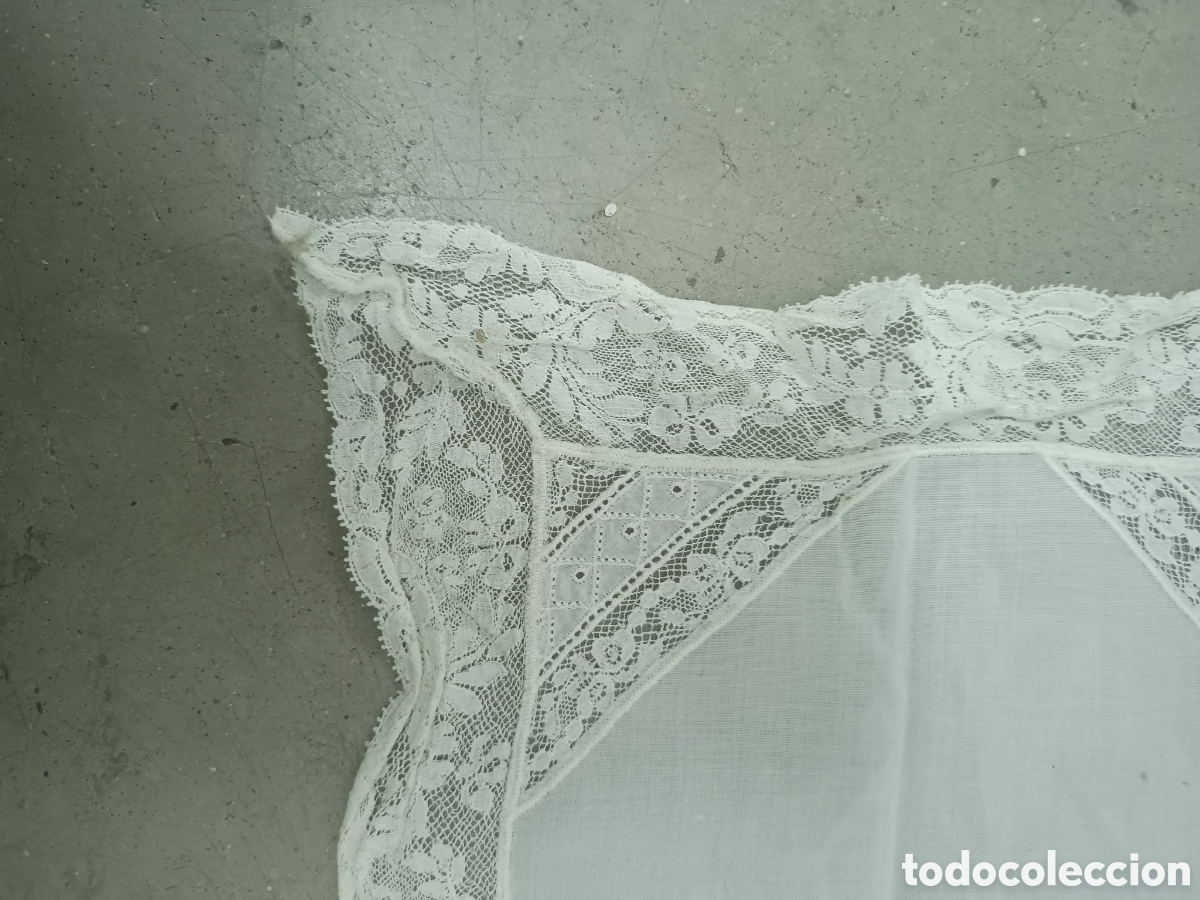 Antig&uuml;edades: PA&Ntilde;UELO DE NOVIA DE ENCAJE - 24cm - Foto 2