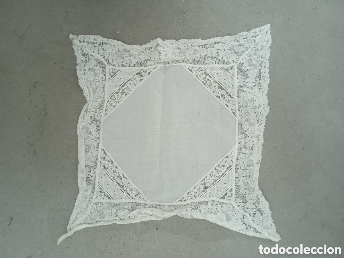 Antiquit&eacute;s: PA&Ntilde;UELO DE NOVIA DE ENCAJE - 24cm