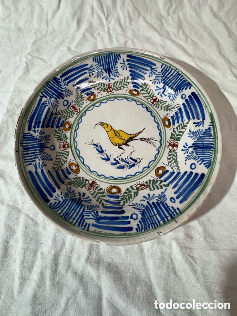 Oggetti Antichi: Plato en ceramica policromqde Manises s XIX