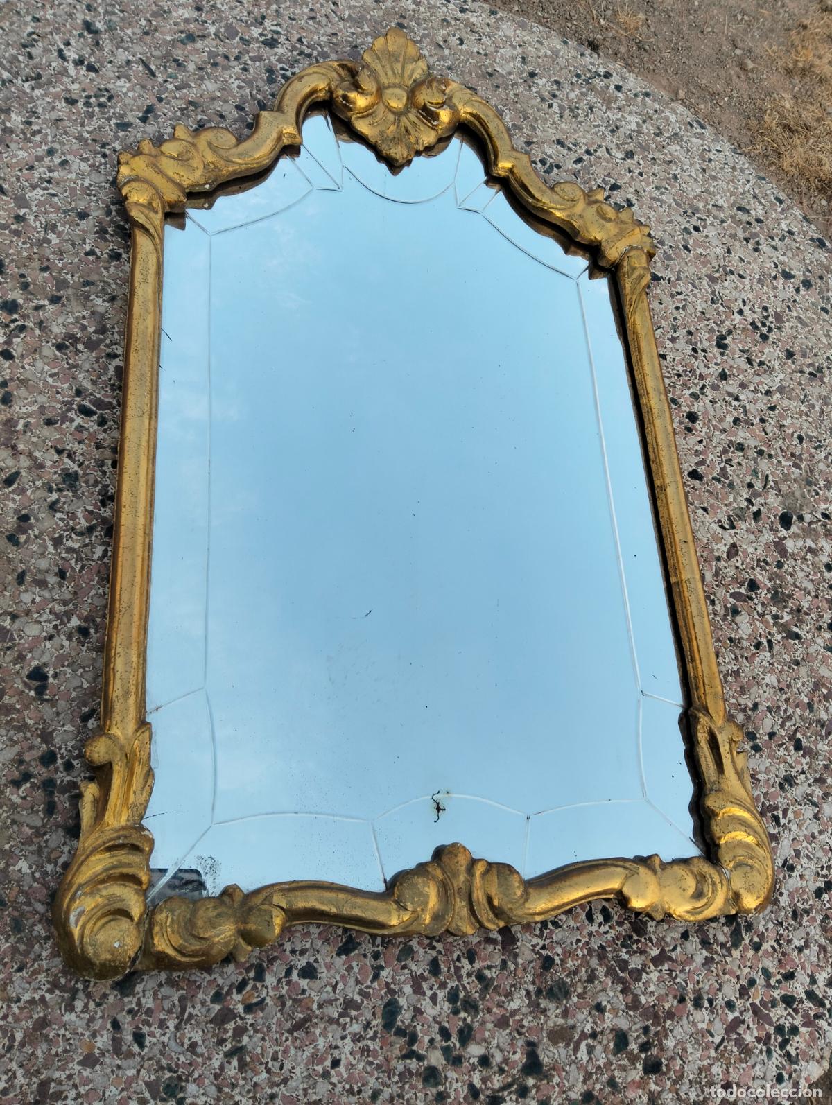Antiquit&auml;ten: Antiguo espejo de recibidor de madera tallada y dorada con pan de oro, cristal tallado a&ntilde;os 50