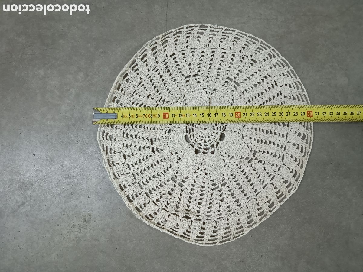 Antig&uuml;edades: TAPETE DE GANCHILLO REDONDO 30cm - Foto 2
