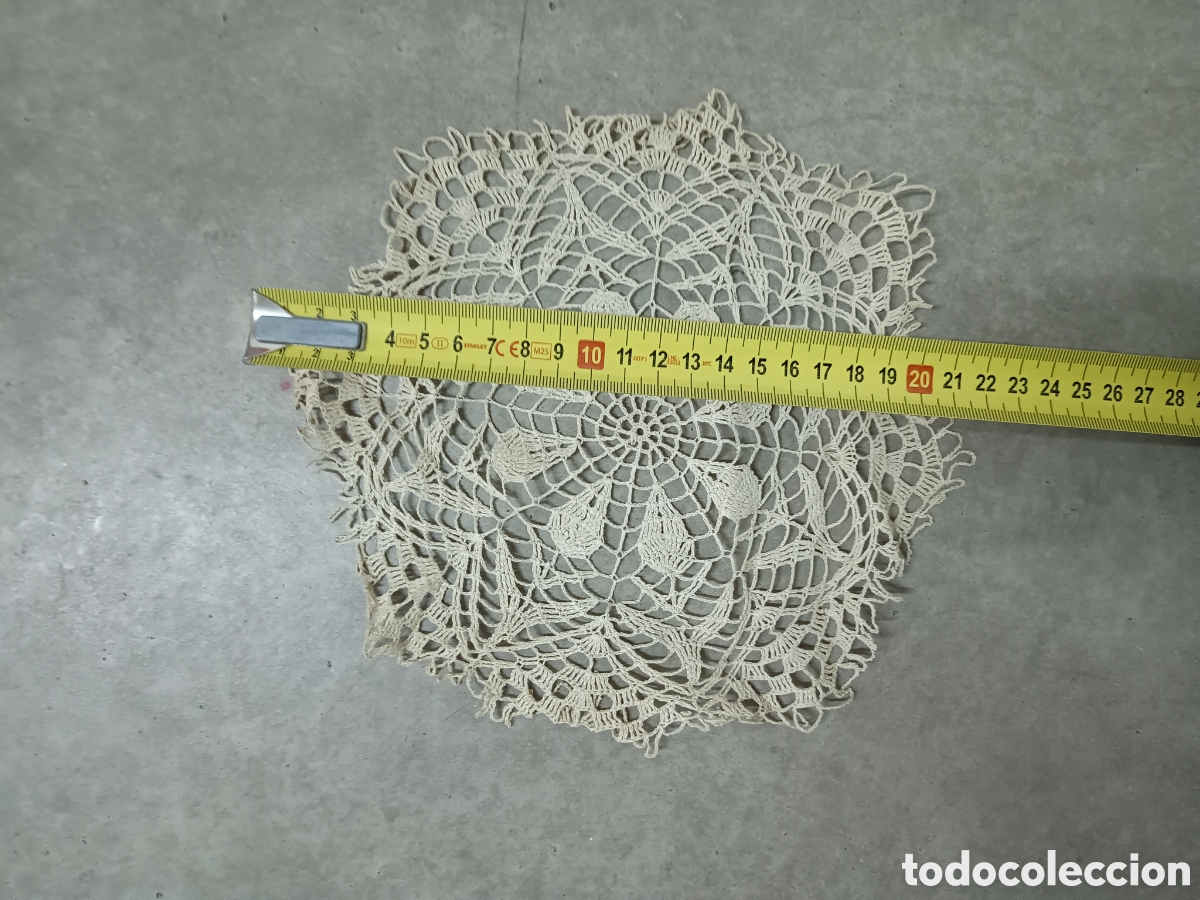 Antig&uuml;edades: TAPETE DE GANCHILLO FORMA DE ESTRELLA 20cm - Foto 2
