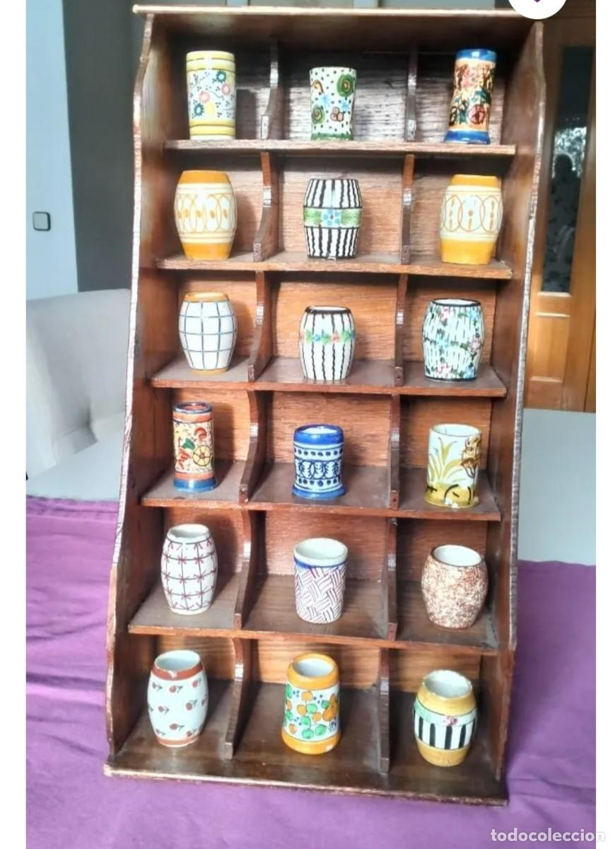 Antiques: UNICO: COLECCION 18 PALILLEROS PPOS S XX. CERAMICA ESMALTADA MANISES+ MUEBLE EXPOSITOR ROBLE.