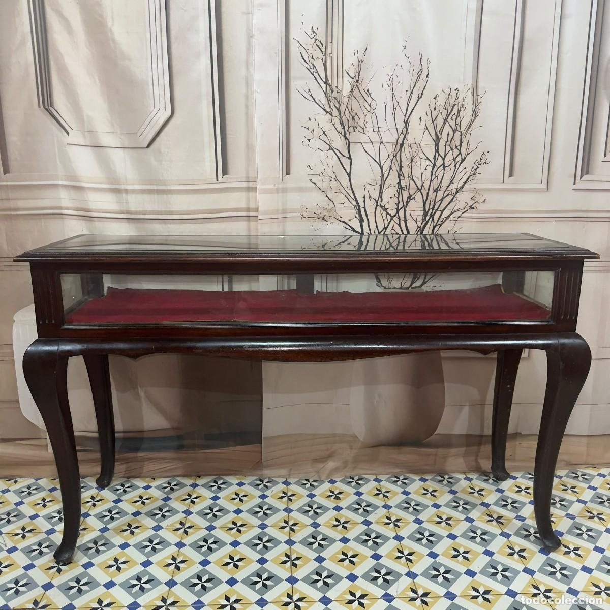 Antig&uuml;edades: Mesa con cristal expositor - Foto 2